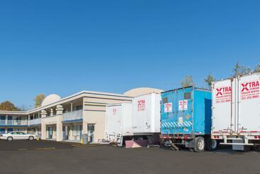 هتل Days Inn & Suites By Wyndham Dayton North