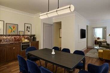 هتل Dearborn Inn, Autograph Collection
