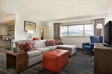 Doubletree By Hilton Hotel Albuquerque