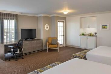 هتل Doubletree By Hilton Austin