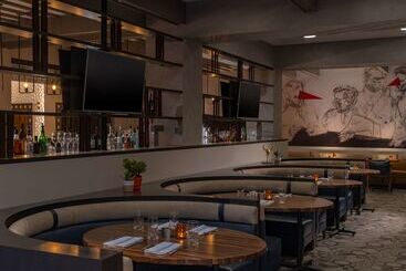 هتل Doubletree By Hilton Austin