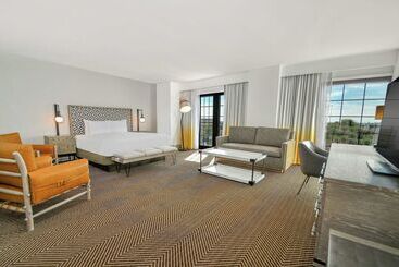 هتل Doubletree By Hilton Austin
