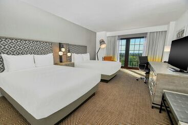 هتل Doubletree By Hilton Austin