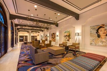 هتل Doubletree By Hilton Austin