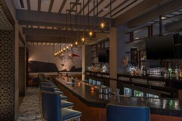 هتل Doubletree By Hilton Austin