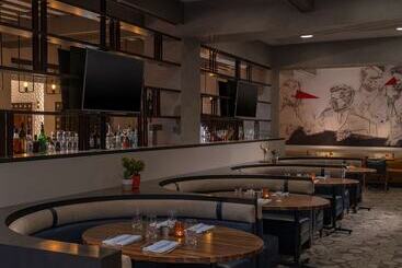 هتل Doubletree By Hilton Austin