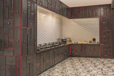 هتل Doubletree By Hilton Austin