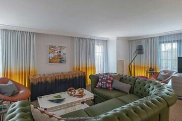 هتل Doubletree By Hilton Austin
