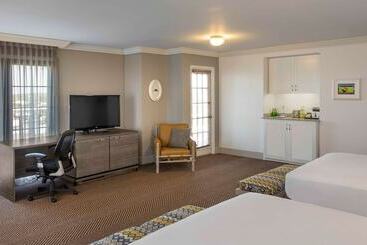 هتل Doubletree By Hilton Austin