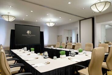هتل Doubletree Suites By Hilton Phoenix