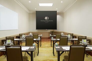 هتل Doubletree Suites By Hilton Phoenix