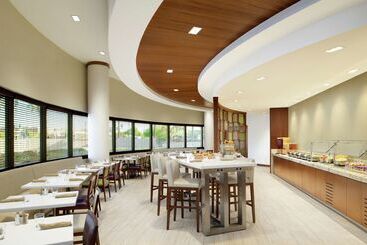 هتل Doubletree Suites By Hilton Phoenix
