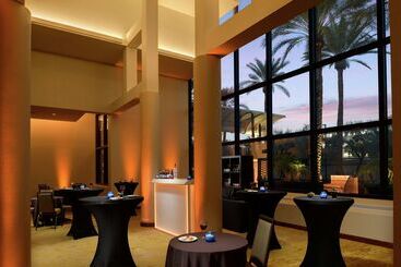 هتل Doubletree Suites By Hilton Phoenix