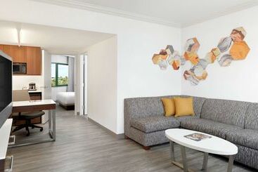 هتل Doubletree Suites By Hilton Phoenix