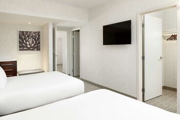 هتل Doubletree Suites By Hilton Phoenix