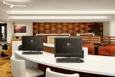 هتل Doubletree Suites By Hilton Phoenix