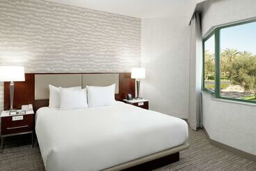 هتل Doubletree Suites By Hilton Phoenix