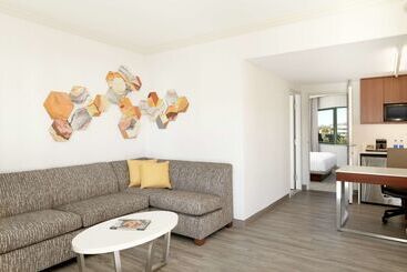 هتل Doubletree Suites By Hilton Phoenix