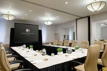 هتل Doubletree Suites By Hilton Phoenix