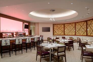 هتل Doubletree Suites By Hilton Phoenix