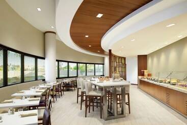 هتل Doubletree Suites By Hilton Phoenix