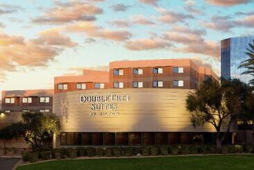 هتل Doubletree Suites By Hilton Phoenix