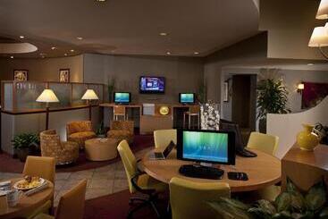 هتل Doubletree Suites By Hilton Phoenix