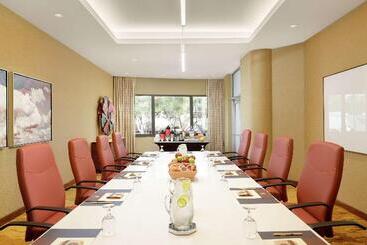 هتل Doubletree Suites By Hilton Phoenix