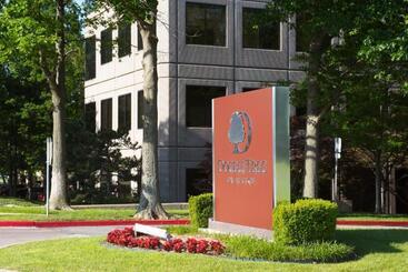 هتل Doubletree By Hilton Tulsa   Warren Place