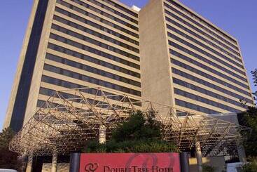 هتل Doubletree By Hilton Tulsa Downtown
