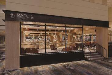 هتل Doubletree By Hilton Tulsa Downtown
