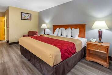 هتل Econo Lodge & Suites Southern Pines