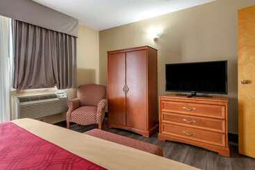 هتل Econo Lodge & Suites Southern Pines