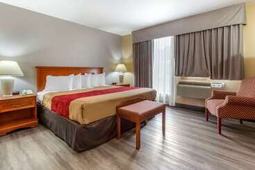 هتل Econo Lodge & Suites Southern Pines