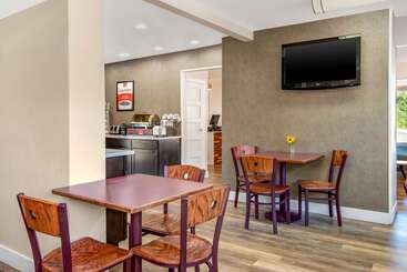 هتل Econo Lodge Inn & Suites Durango