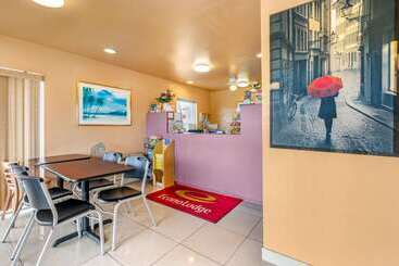 هتل Econo Lodge North