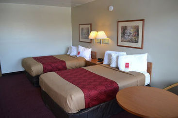 هتل Econo Lodge Northeast