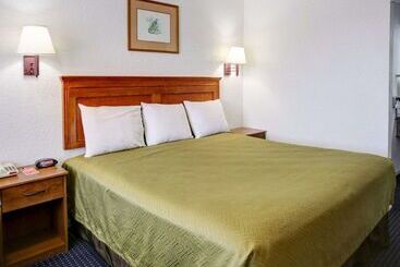 هتل Econo Lodge Temple