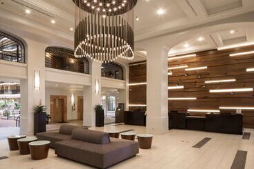 هتل Embassy Suites By Hilton Anaheim North