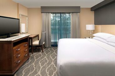 هتل Embassy Suites By Hilton Atlanta Airport
