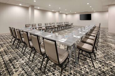 هتل Embassy Suites By Hilton Atlanta Perimeter Center