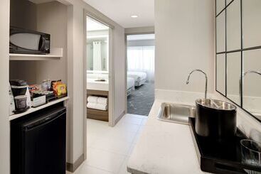 هتل Embassy Suites By Hilton Atlanta Perimeter Center