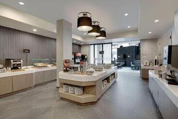 هتل Embassy Suites By Hilton Atlanta Perimeter Center