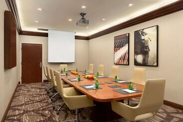 هتل Embassy Suites By Hilton Austin Downtown South Congress