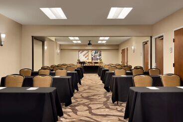 هتل Embassy Suites By Hilton Austin Downtown South Congress