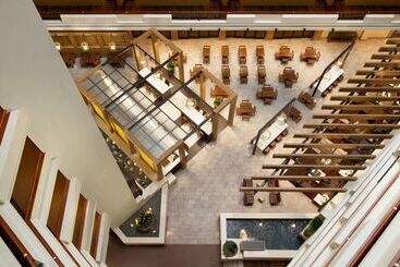 هتل Embassy Suites By Hilton Austin Downtown South Congress