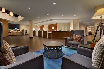هتل Embassy Suites By Hilton Austin Downtown South Congress