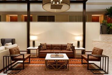 هتل Embassy Suites By Hilton Austin Downtown South Congress
