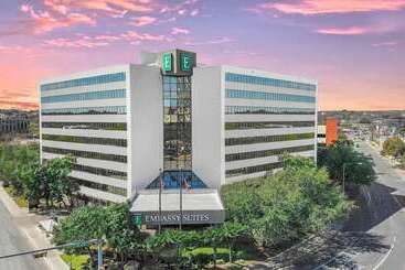 هتل Embassy Suites By Hilton Austin Downtown South Congress