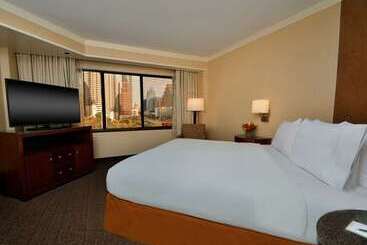 هتل Embassy Suites By Hilton Austin Downtown South Congress